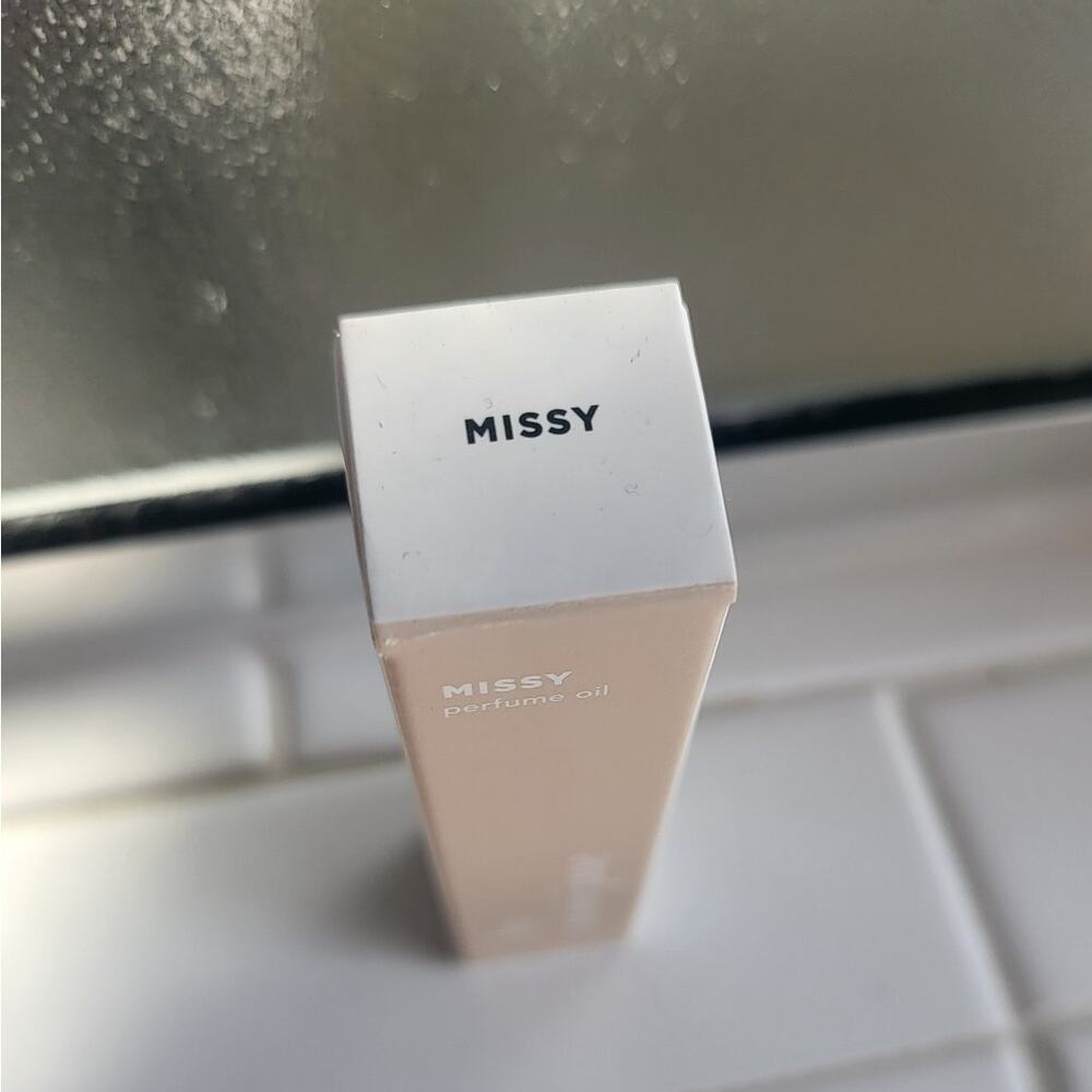 By Rosie Jane Missy Perfume Oil - Vibrant Pink - Picture 3 of 3
